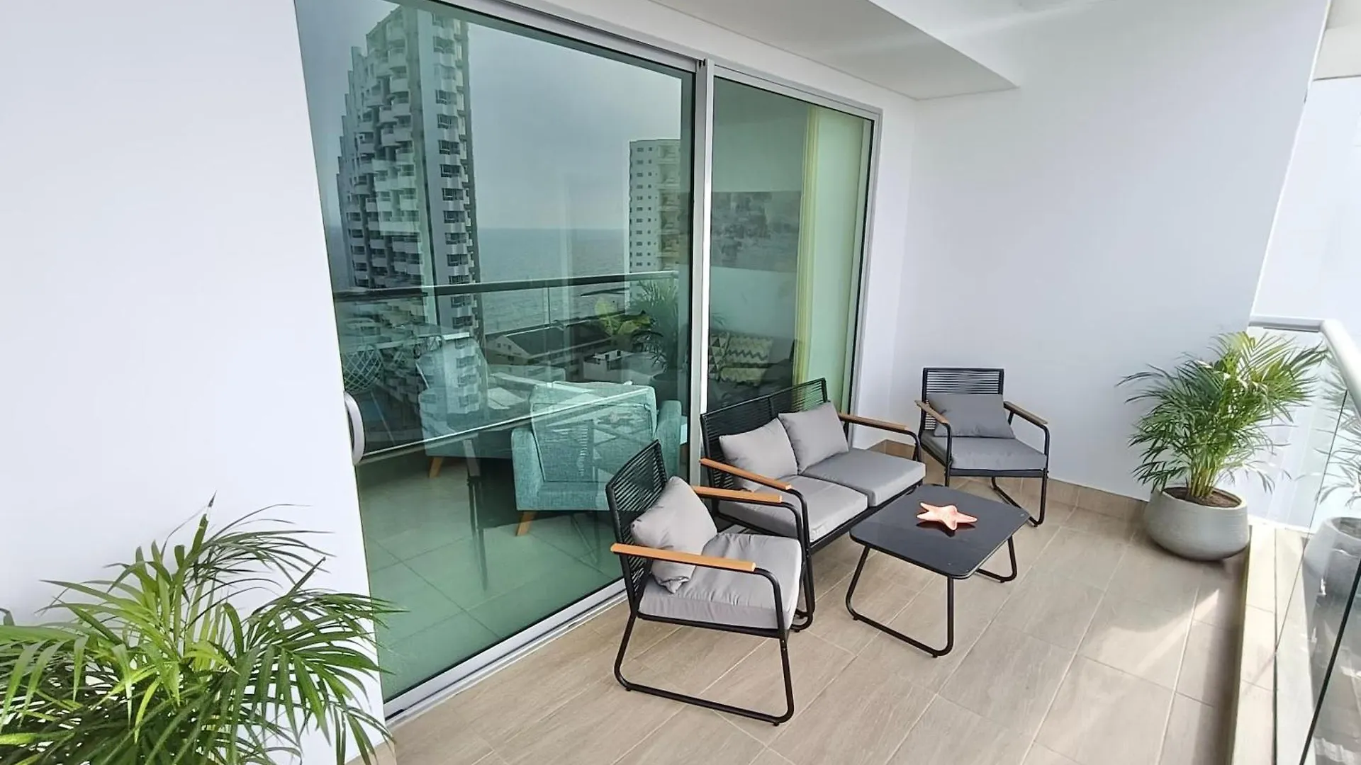 New Apartments With Great Sunsets Near Historic Center And Beach Cartagena